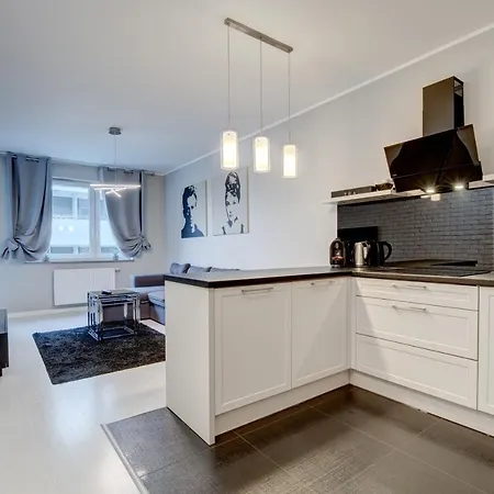 Apartment Livin Centrum 3*